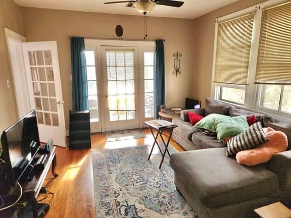 3rd image of 4425 Painters St