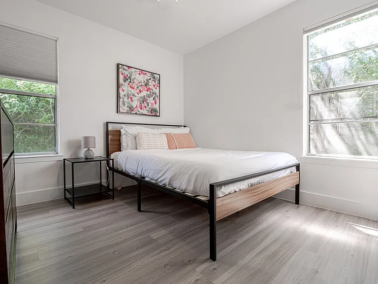122 Havana St — Photo 16