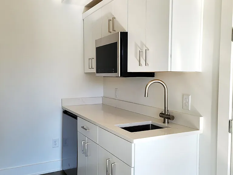 618 Madison St — Photo 5