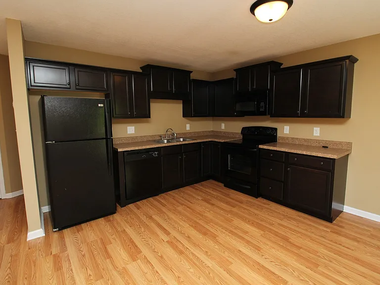 Thistlewood Dr — Photo 3