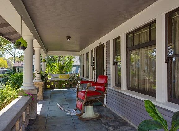 3rd image of 621 N Catalina Ave