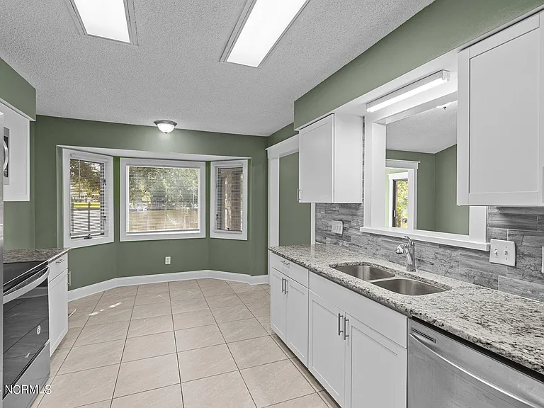 5722 Gondolier Dr — Photo 17