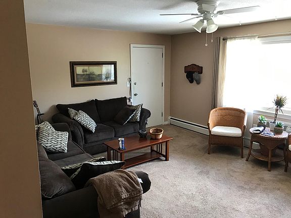 3rd image of 137 Vernon Ave Unit D3