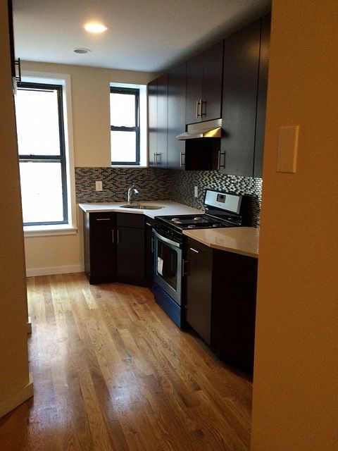 1st image of 221 7th Ave