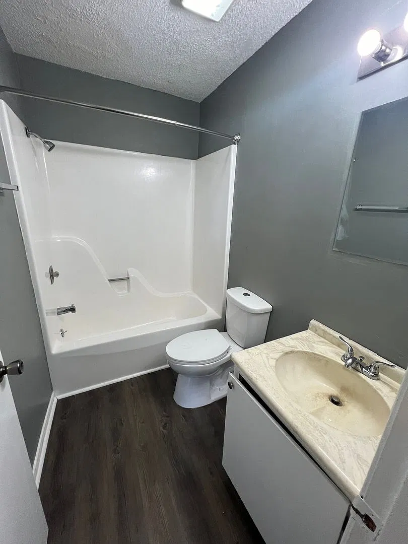 1, 2 and 3 bedroom units available! — Photo 4