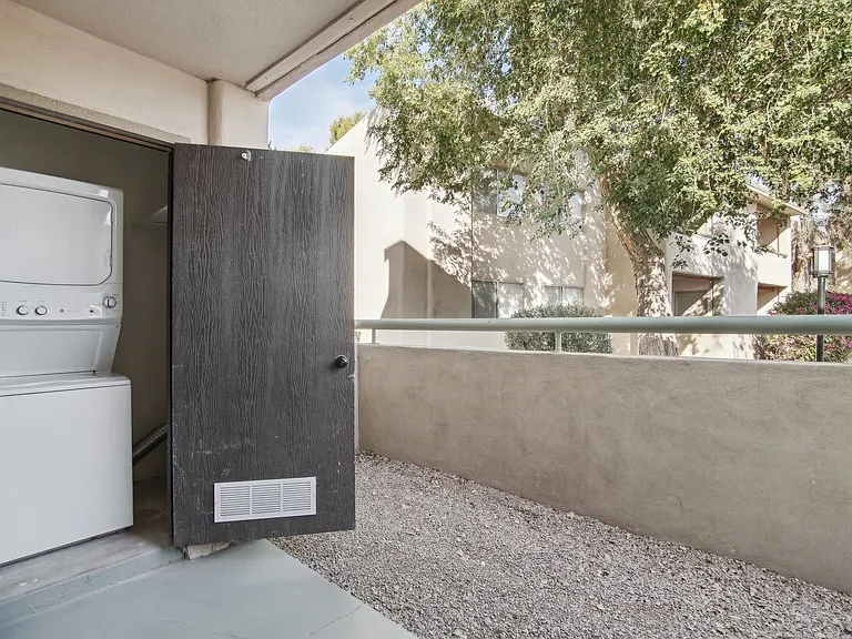 The Viridian Apartments — Photo 11