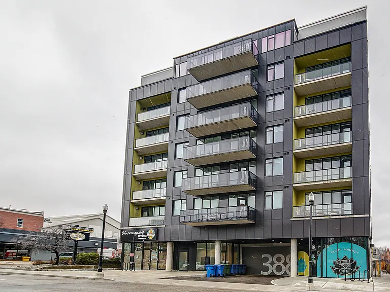 388 King St E #610 — Photo 1