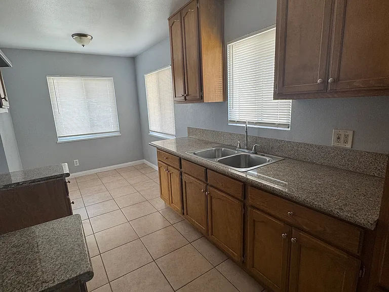 6708 Woodward Ave #D — Photo 4