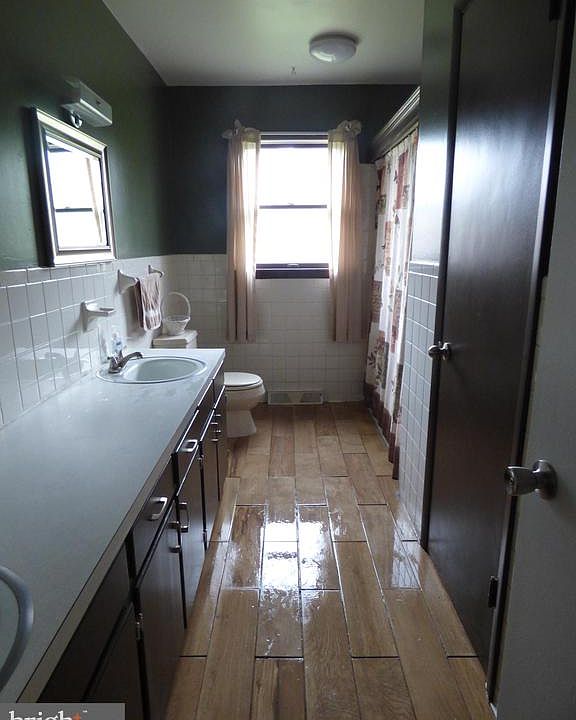 2nd image of 218 Jubal Early Ave