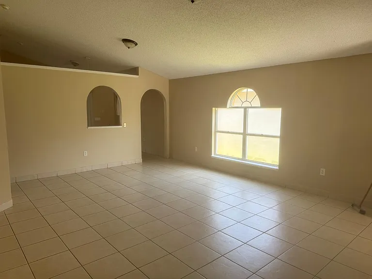 12747 Parkbury Dr — Photo 12