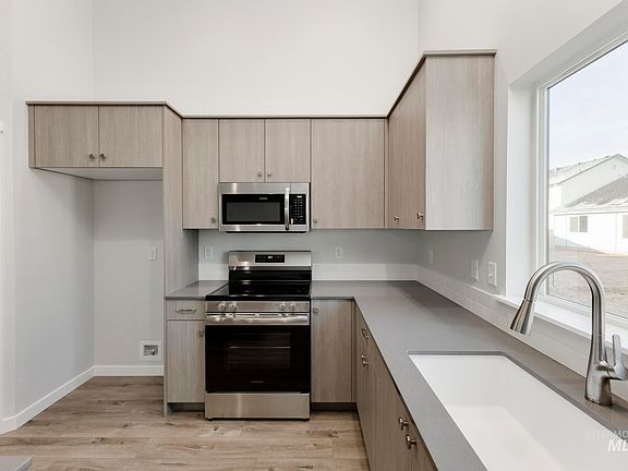 6th image of this home