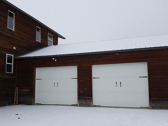 Double car garage 24x36x10