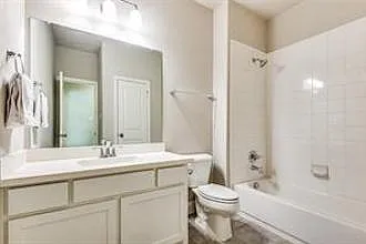 3 bed, 2087 sqft, $2,750 — Photo 2