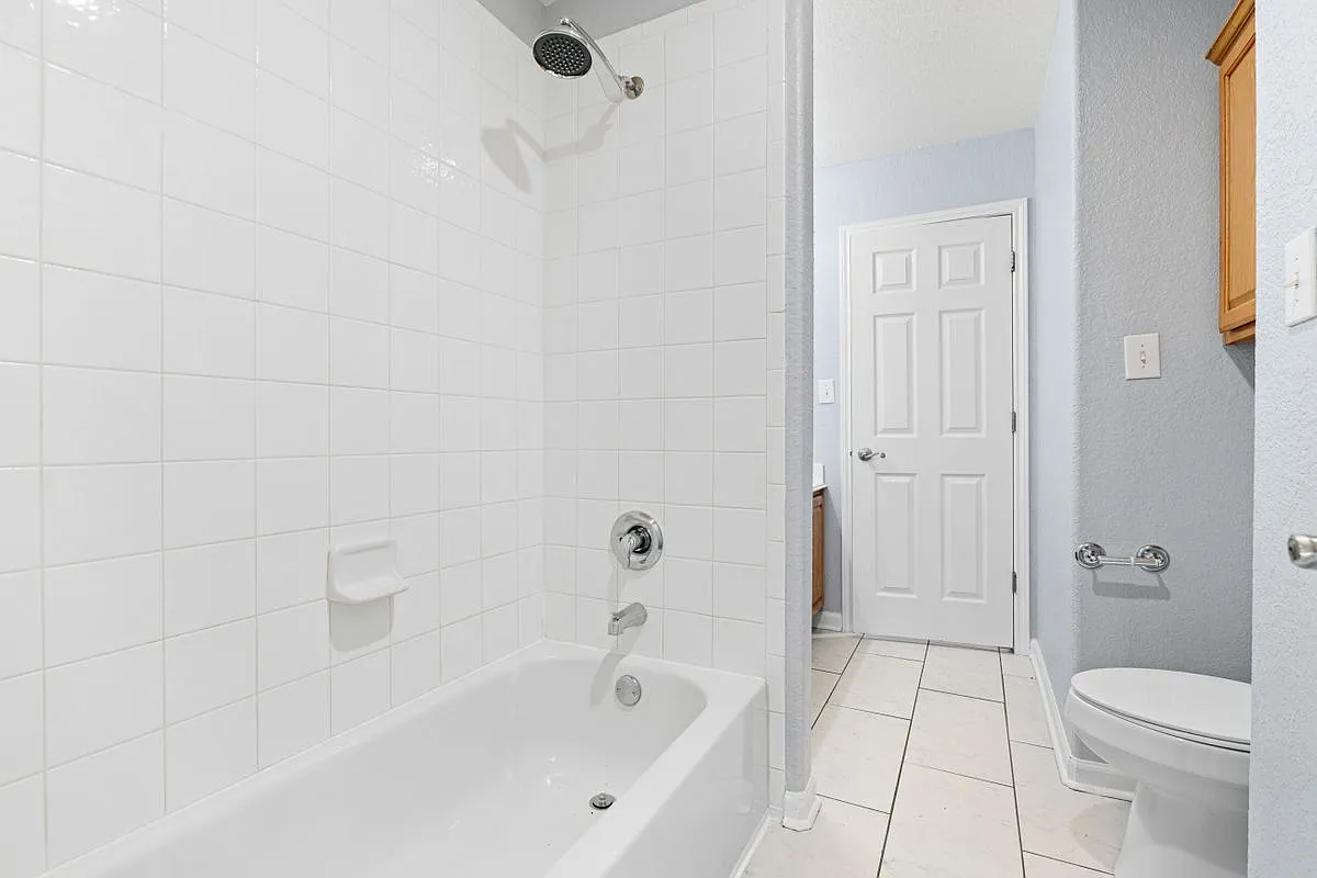 4 bed, 2.0 bath, 1825 sqft, $2,200 — Photo 4