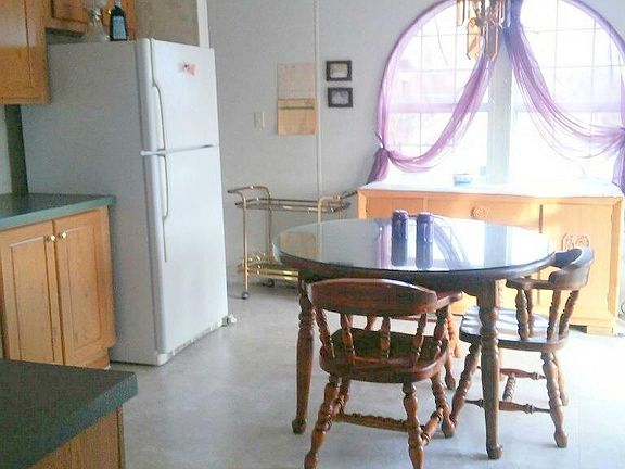 3rd image of 304 Wade Ln