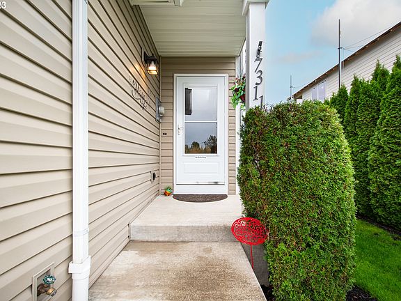 3rd image of 7311 NE 62nd St