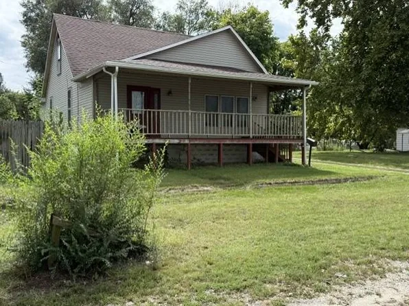 509 W Main St, Beardstown, IL 62618