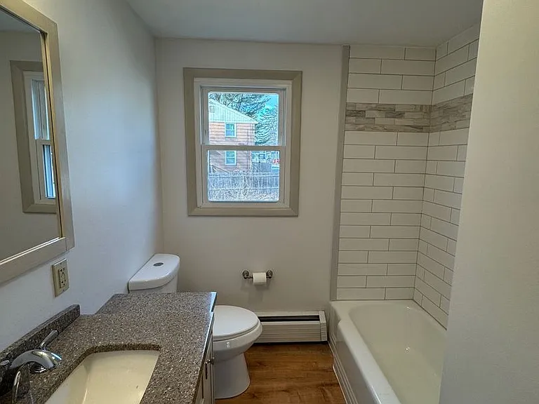 10 Hardy Ave — Photo 15