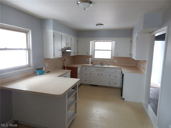4th image of 35 Swigart St