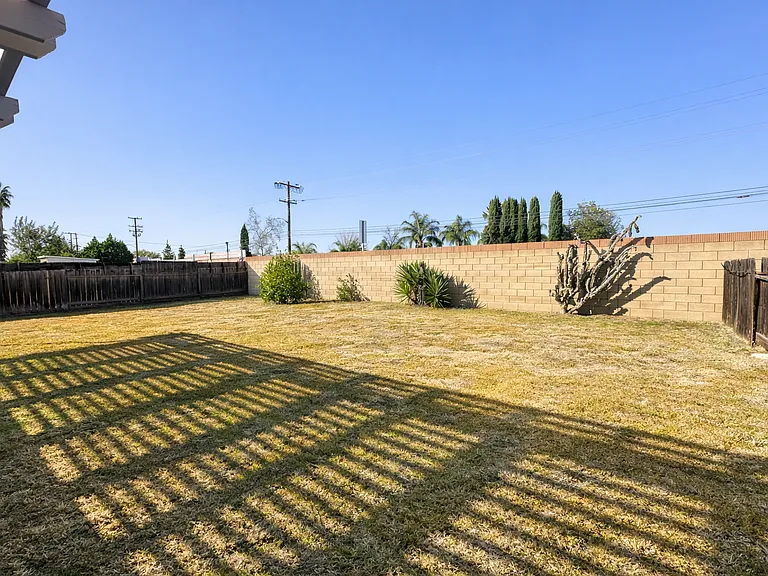 14873 Silvertree Rd #1 — Photo 10
