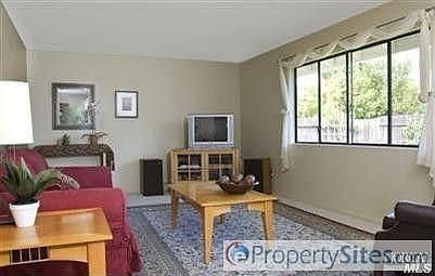 5th image of 18277 Robin Ave