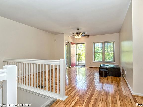 4th image of 2550 Woodward Ave