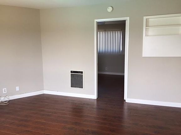 4th image of 312 N Vecino Dr APT 25
