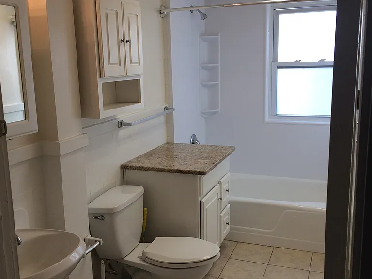68 Hampshire St — Photo 5
