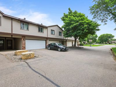 8557 Maplebrook Pkwy N, Brooklyn Park, MN, 55445