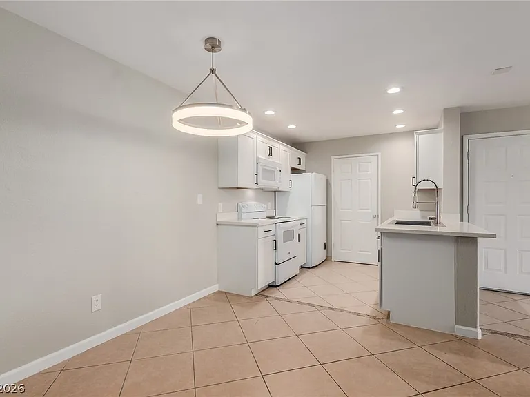 221 Mission Catalina Ln #101 — Photo 8