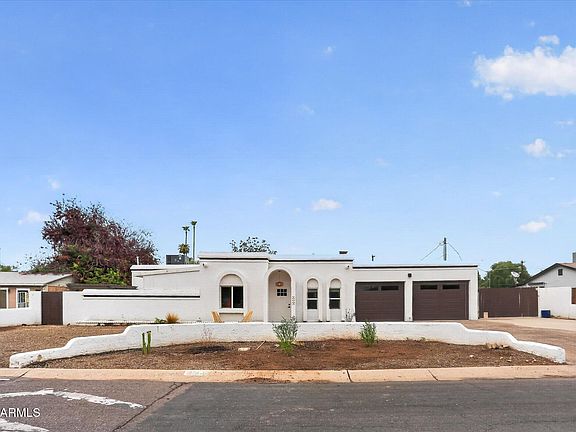 2nd image of 2334 W AUGUSTA Avenue