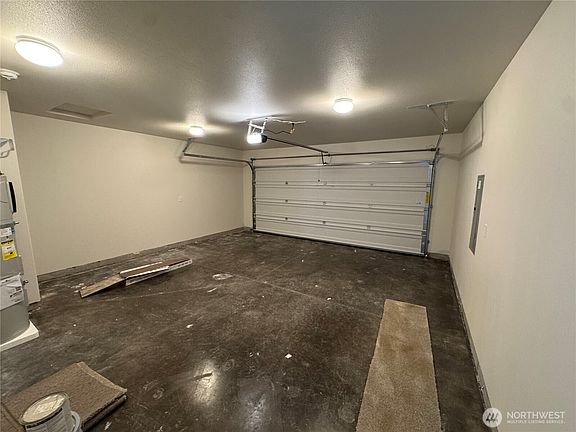 5th image of 206 Douglas Street