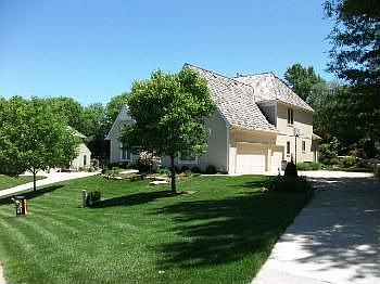 2nd image of 5121 NE Ash Grove Dr