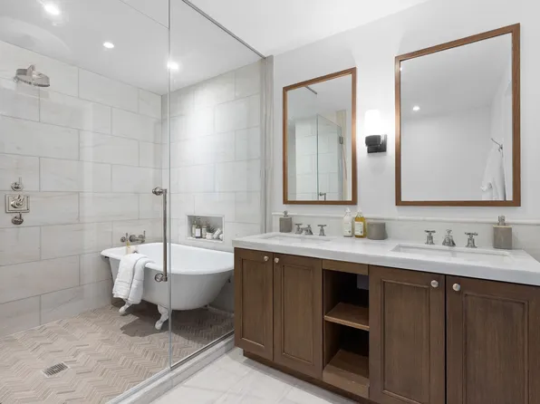 220 East 20th Street image 9 of 18