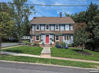 17 Collinwood Rd, Maplewood, NJ 07040