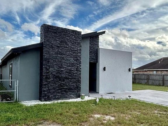 2nd image of 6842 Los Lobos Dr