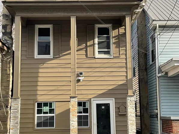 215 W Market St, Williamstown, PA 17098