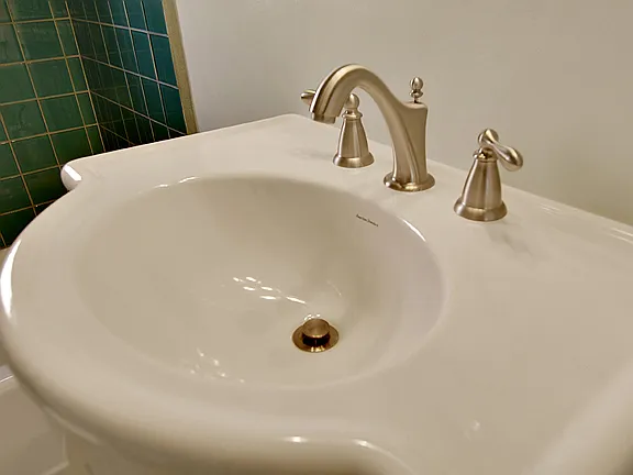 Close up of bathroom sink