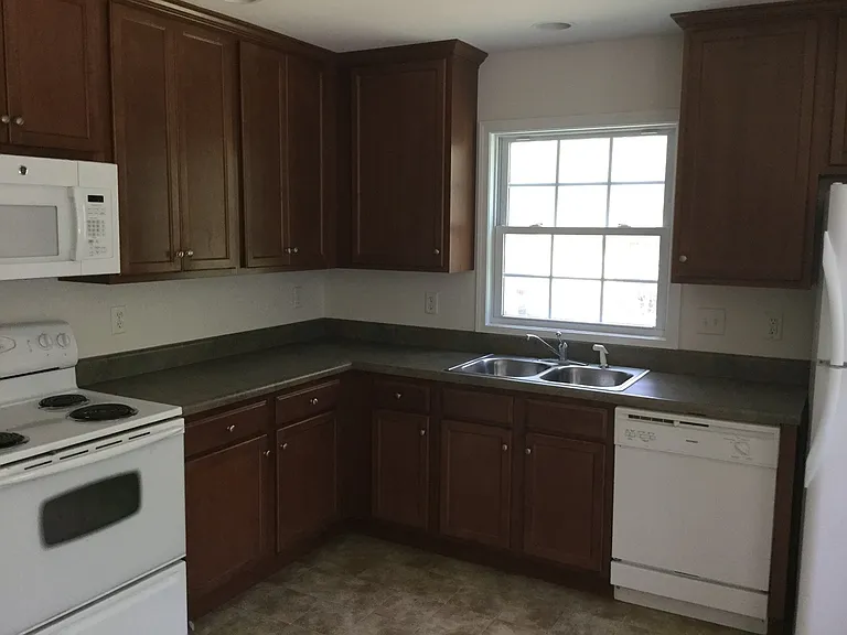 328 Virginia Lee Blvd — Photo 7