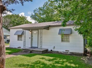318 Cunningham St, Gainesville, TX 76240