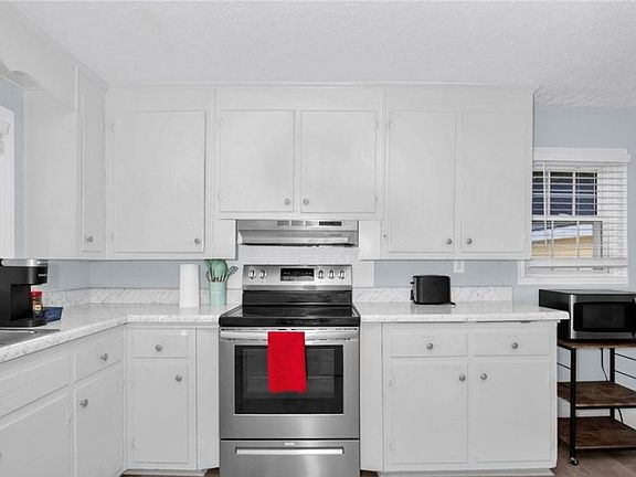 5th image of 2703 Pecan Dr #A