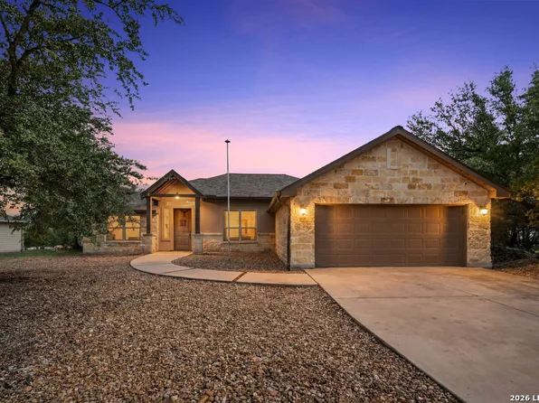 1184 SUMMIT BLF, Canyon Lake, TX 78133