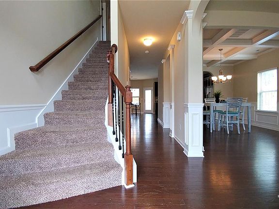 2nd image of 1009 Scotch Pine Way