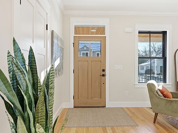 5th image of 33 Landy Ave