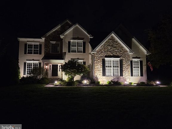 4th image of 14835 Hunting Way