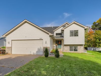 802 Isanti Pkwy NW, Isanti, MN, 55040