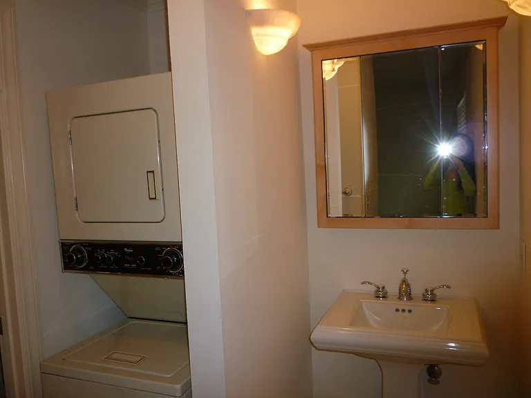 45 Ashford Ave — Photo 8