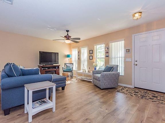 3rd image of 1640 Pointe West Way