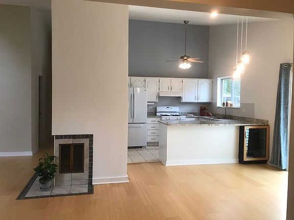 4th image of 83 Knightsbridge Dr