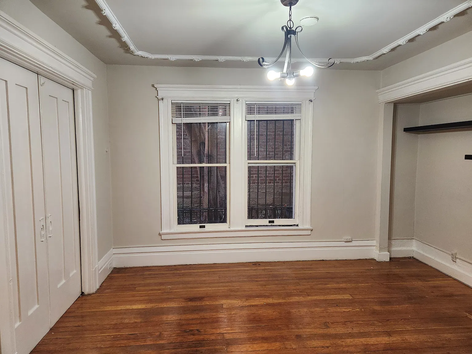 2 bed, 700 sqft, $4,995 — Photo 2